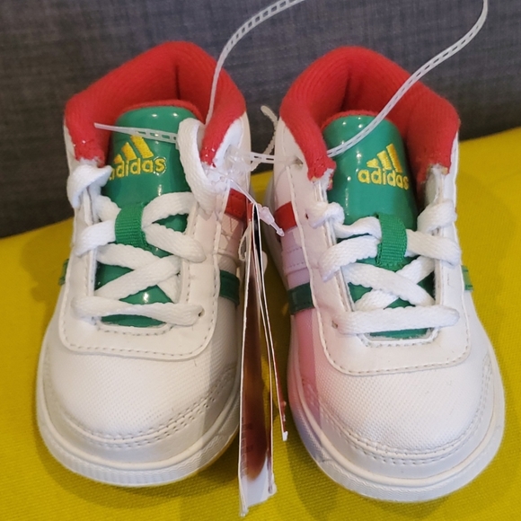 Speedy Gonzales Adidas Sneakers - Picture 3 of 4